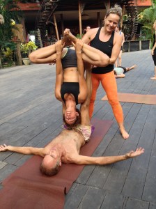 Dennis basing, Karolina on top, Katja spotting