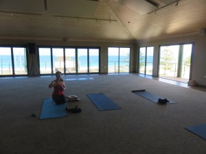 Horizon Yopga with view of the sea