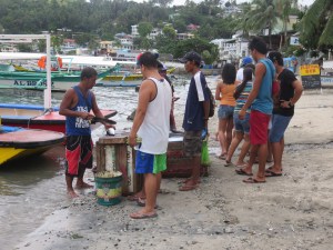 Clearly a way to make fast money around here.Catch fish, sell in parts not in whole sale